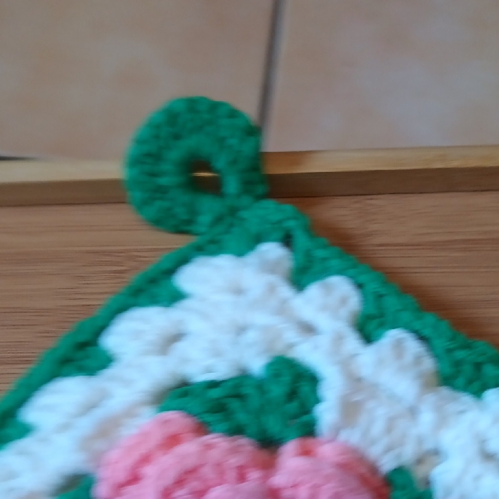 Vintage Handcrafted Floral Crochet Pot Holders - Pink and Green - Picture 4 of 5